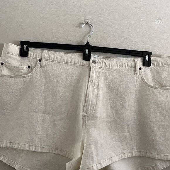 Abercrombie & Fitch Wmn Plus 37/24 Off White Curve Love High Rise Mom Short NWOT - Picture 4 of 10